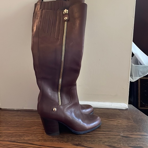 25. Guess Brown Heeled Knee High Boots - Picture 1 of 6